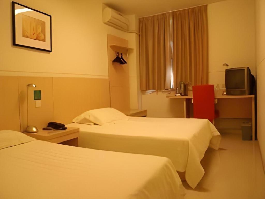 Jinjiang Inn Qingdao Wuxi Square Nanjing Road Metro Station Экстерьер фото